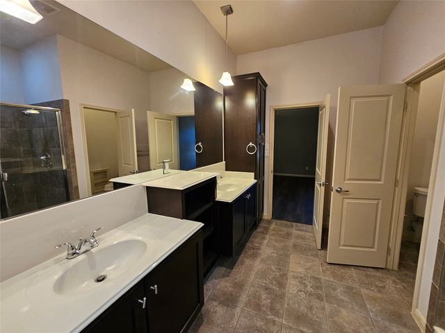 8627 Calvin Road, Irving, TX 75063