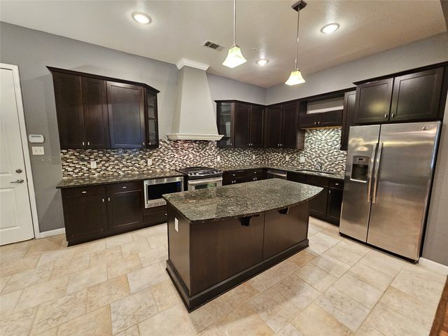 8627 Calvin Road, Irving, TX 75063