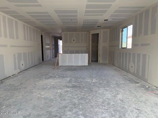 5541 W BUIST Avenue, Laveen, AZ 85339