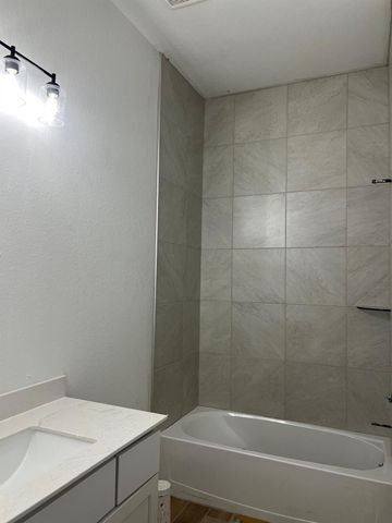 2402 Garden Arbor, Tomball, TX 77375