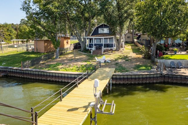 114 Harbor Drive, Gun Barrel City, TX 75156