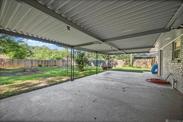 6677 Landmor Dr, Greenwell Springs, LA 70739