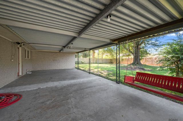 6677 Landmor Dr, Greenwell Springs, LA 70739