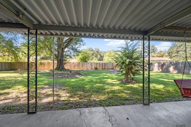 6677 Landmor Dr, Greenwell Springs, LA 70739