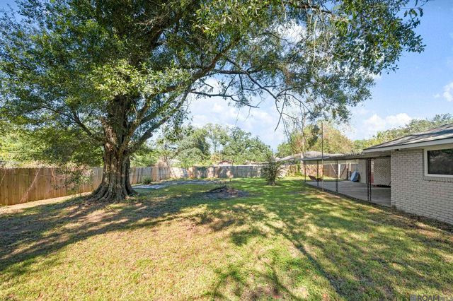 6677 Landmor Dr, Greenwell Springs, LA 70739