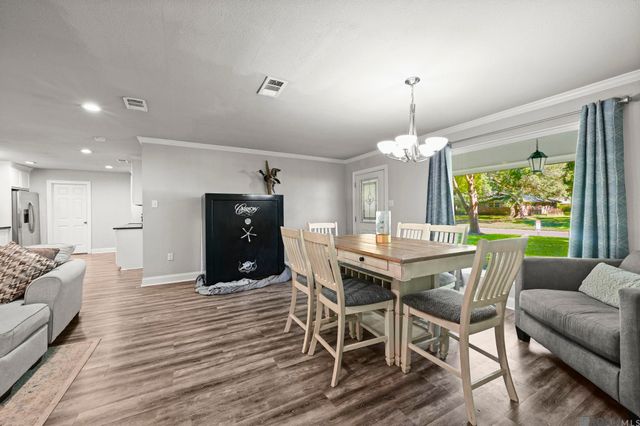 6677 Landmor Dr, Greenwell Springs, LA 70739