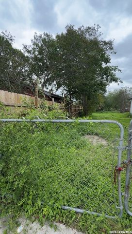 1434 E Chavaneaux, San Antonio, TX 78214
