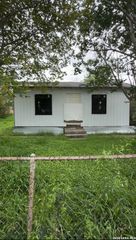 1434 E Chavaneaux, San Antonio, TX 78214