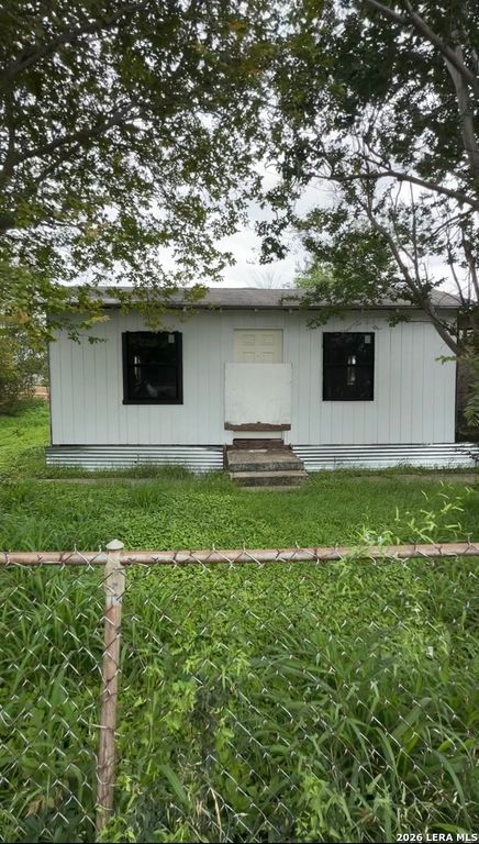 1434 E Chavaneaux, San Antonio, TX 78214