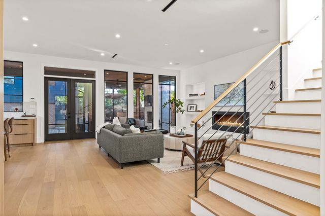 5230 Richard Avenue, Dallas, TX 75206