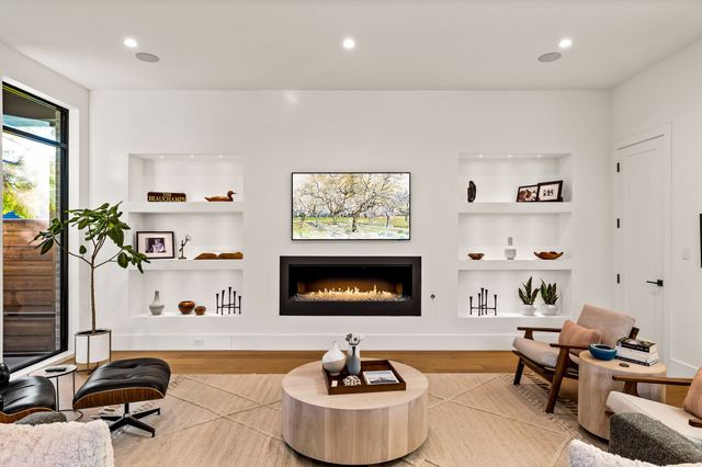 5230 Richard Avenue, Dallas, TX 75206