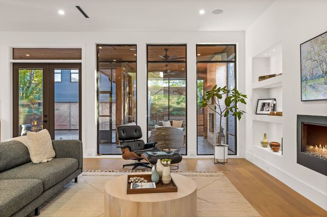 5230 Richard Avenue, Dallas, TX 75206