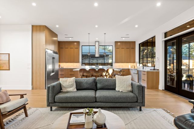 5230 Richard Avenue, Dallas, TX 75206