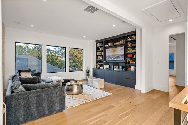 5230 Richard Avenue, Dallas, TX 75206