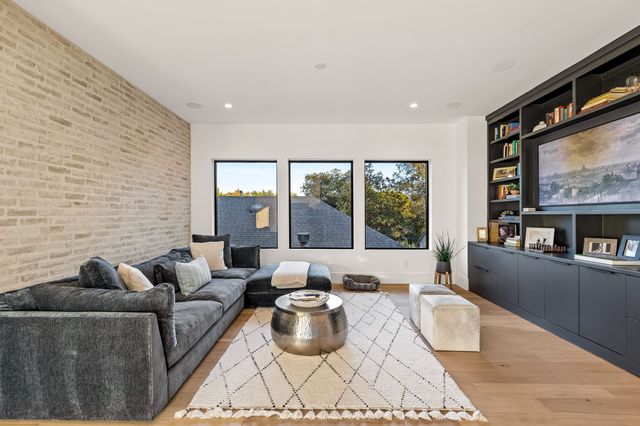 5230 Richard Avenue, Dallas, TX 75206