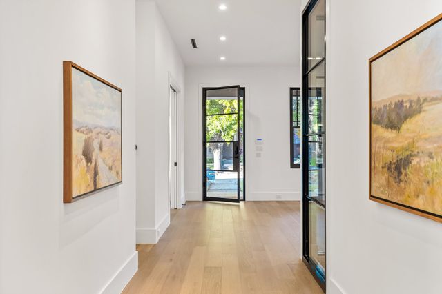 5230 Richard Avenue, Dallas, TX 75206