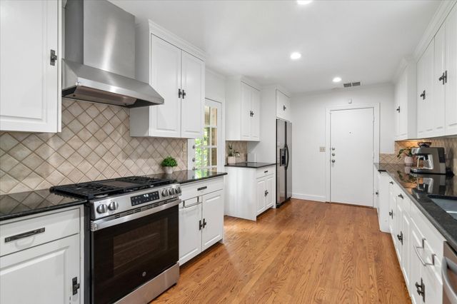 5902 Mccommas Boulevard, Dallas, TX 75206