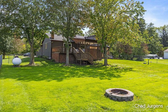 9379 Kalamazoo Avenue Se, Gaines Twp, MI 49316