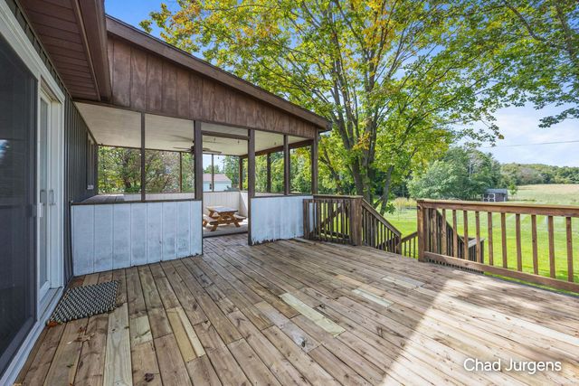 9379 Kalamazoo Avenue Se, Gaines Twp, MI 49316