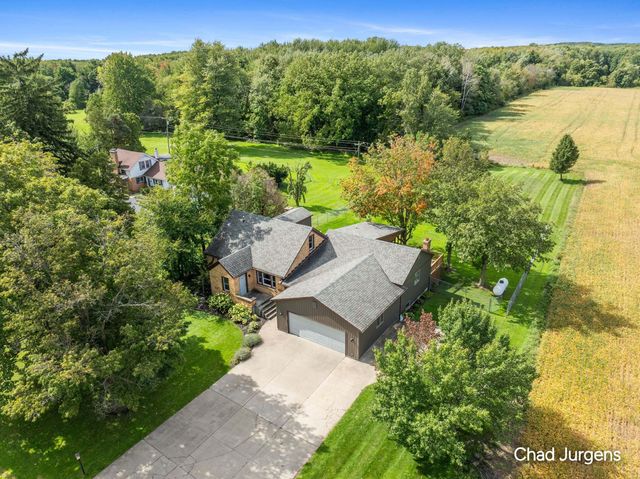 9379 Kalamazoo Avenue Se, Gaines Twp, MI 49316