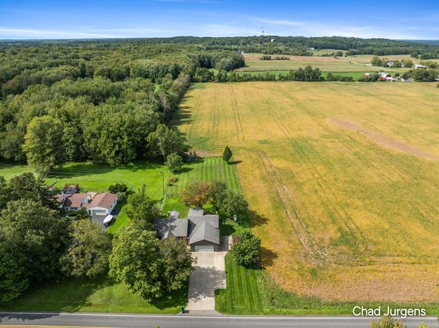 9379 Kalamazoo Avenue Se, Gaines Twp, MI 49316