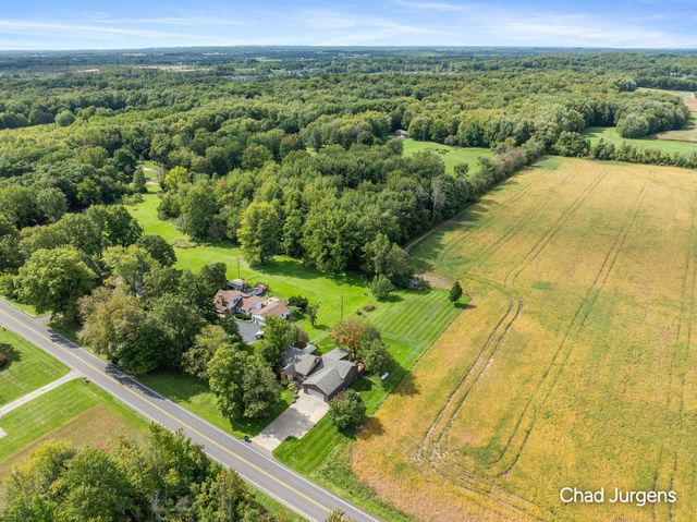 9379 Kalamazoo Avenue Se, Gaines Twp, MI 49316