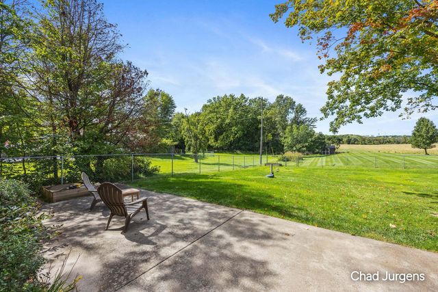 9379 Kalamazoo Avenue Se, Gaines Twp, MI 49316