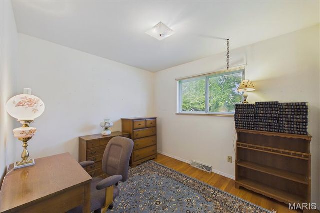1560 Starling Drive, Florissant, MO 63031