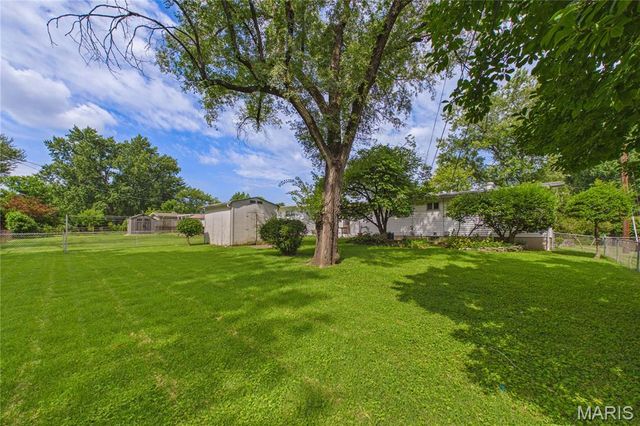 1560 Starling Drive, Florissant, MO 63031
