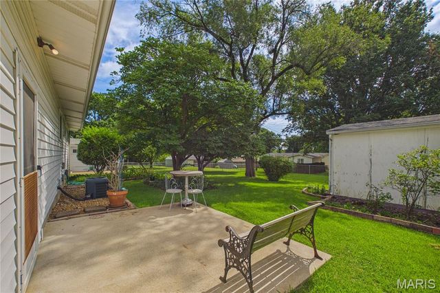 1560 Starling Drive, Florissant, MO 63031
