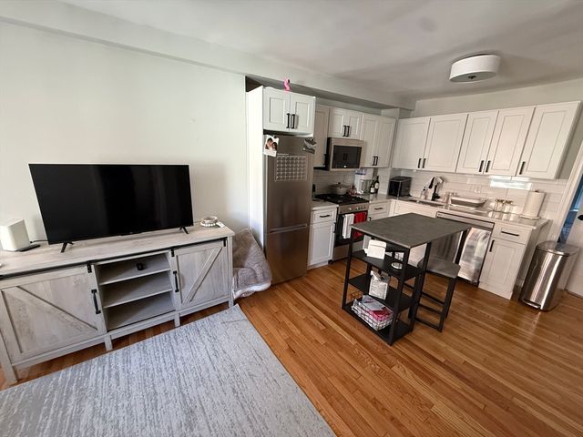 204 Endicott 2, Boston, MA 02113