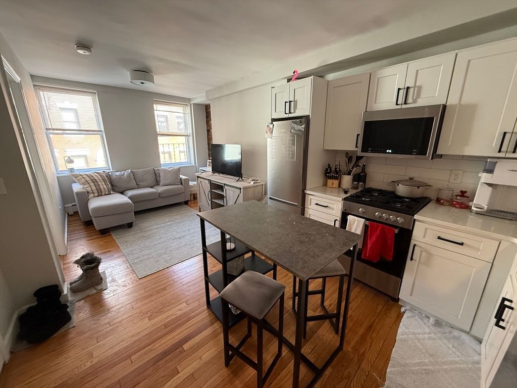 204 Endicott 2, Boston, MA 02113