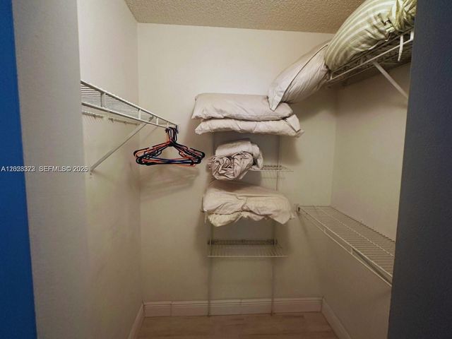 19555 E Country Club Dr 8206, Aventura, FL 33180