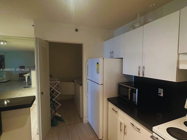 19555 E Country Club Dr 8206, Aventura, FL 33180