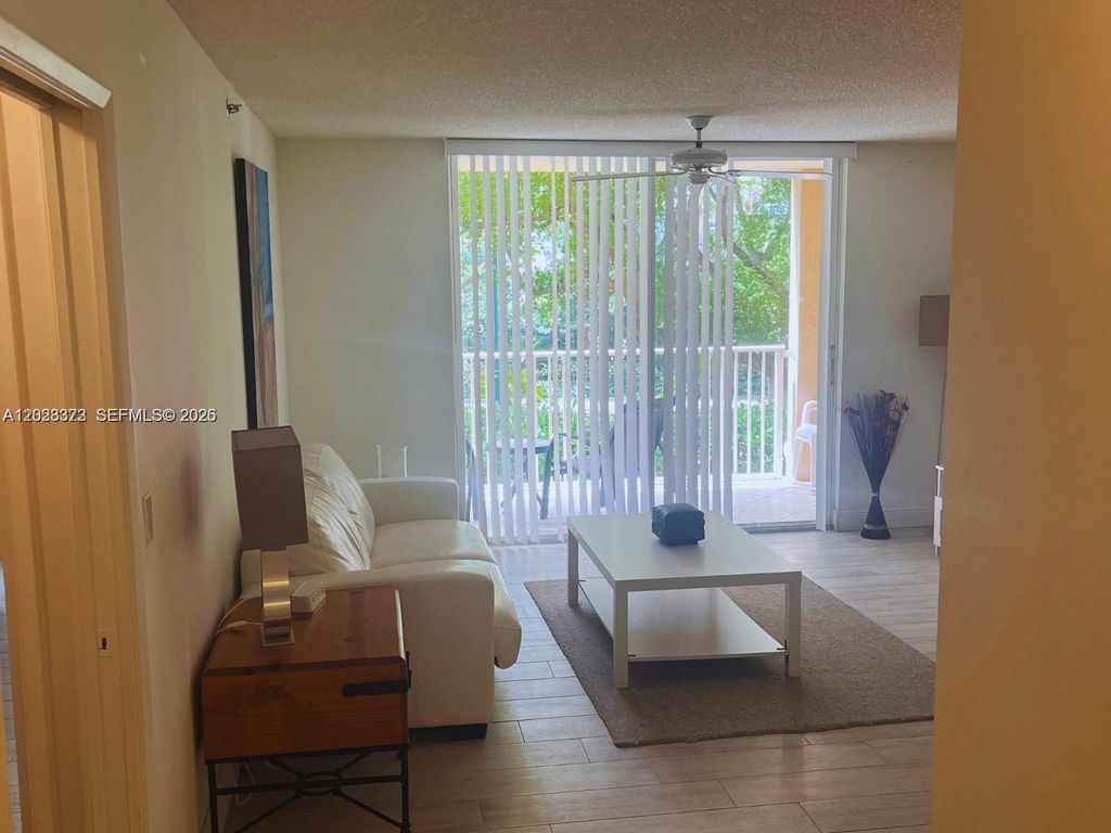 19555 E Country Club Dr 8206, Aventura, FL 33180