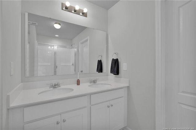 156 Chinook Lane, Raeford, NC 28376