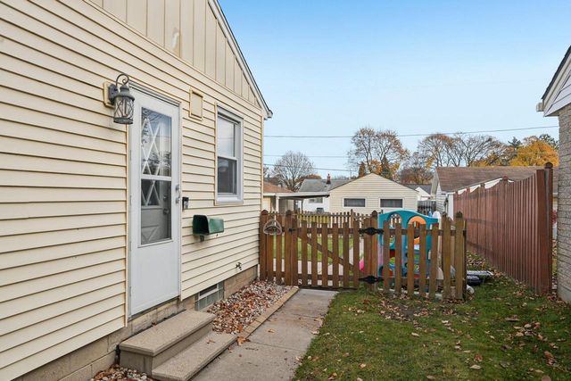 3834 S 54th STREET, Milwaukee, WI 53220