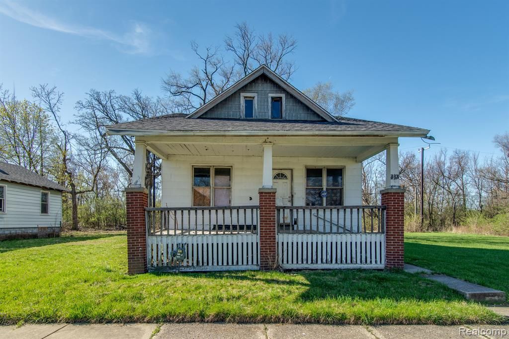 985 Fernhill Street, Highland Park, MI 48203