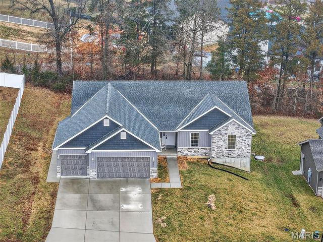 506 Hickory Knoll Drive, Troy, MO 63379