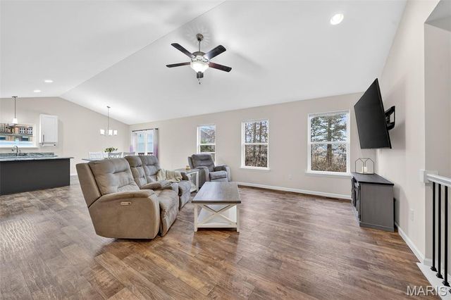 506 Hickory Knoll Drive, Troy, MO 63379