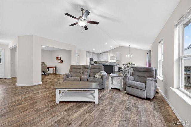 506 Hickory Knoll Drive, Troy, MO 63379