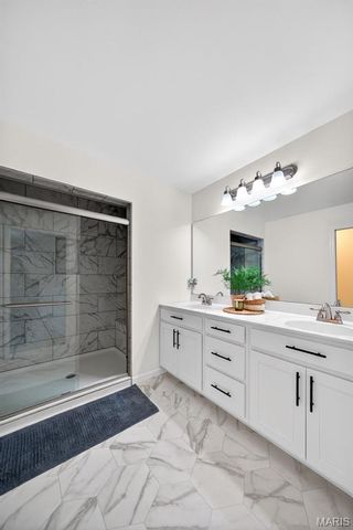 506 Hickory Knoll Drive, Troy, MO 63379