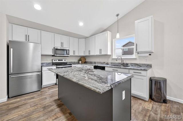 506 Hickory Knoll Drive, Troy, MO 63379