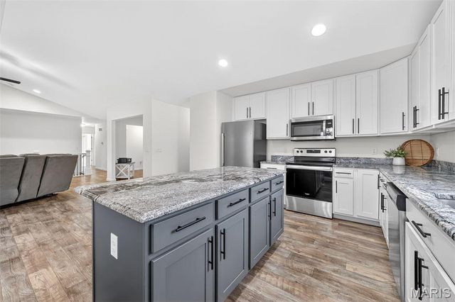 506 Hickory Knoll Drive, Troy, MO 63379