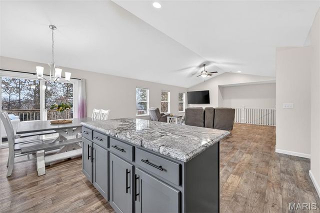 506 Hickory Knoll Drive, Troy, MO 63379