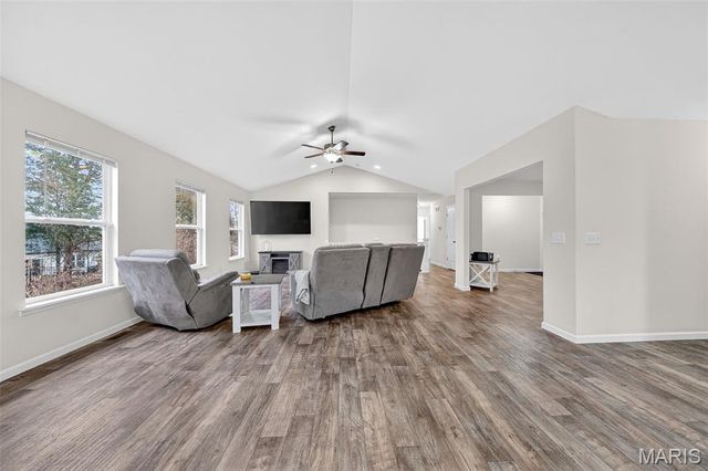 506 Hickory Knoll Drive, Troy, MO 63379