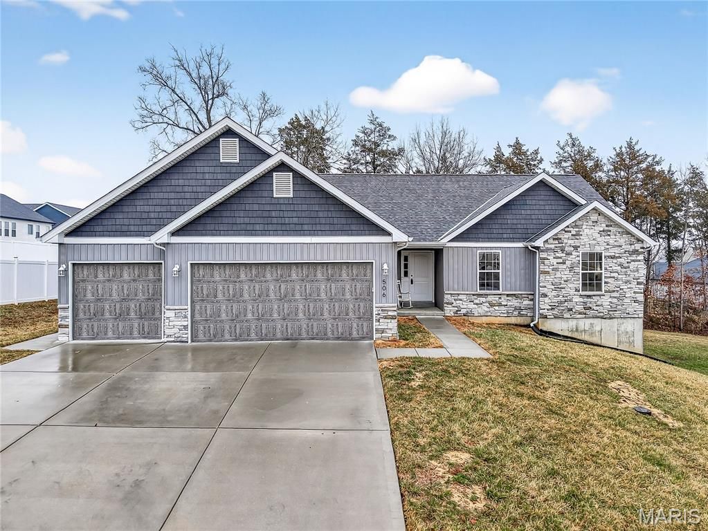506 Hickory Knoll Drive, Troy, MO 63379