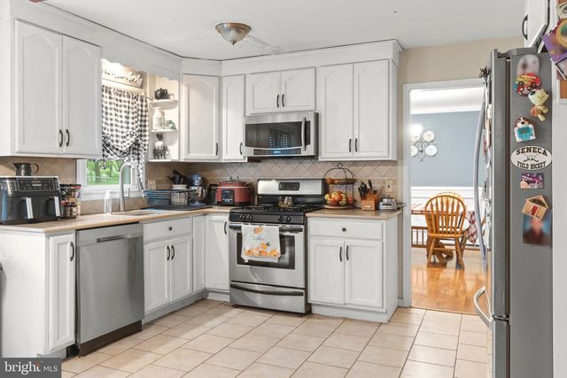 608 AVENUE D, Southampton, NJ 08088