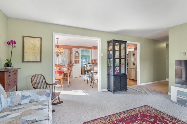 77 Knox Marsh Road, Dover, NH 03820