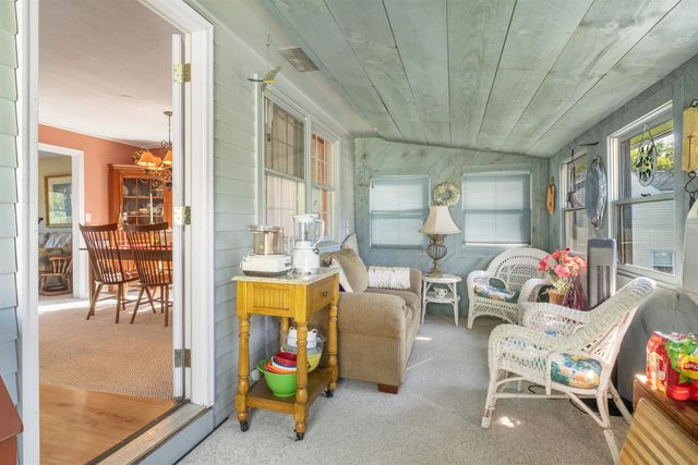 77 Knox Marsh Road, Dover, NH 03820